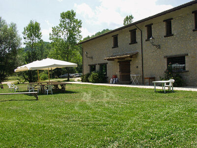 Cofanetto Tra avventura e natura con 1 notte in agriturismo vicino a Rieti e passeggiata a cavallo