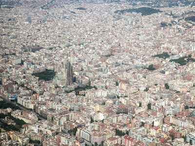 Caja regalo ¡Barcelona a tus pies!: 1 vuelo en helicóptero para 2 personas