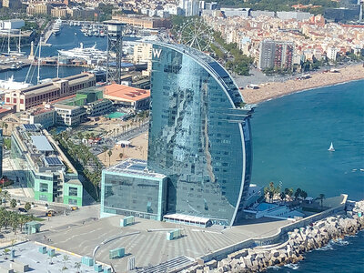 Caja regalo ¡Barcelona en helicóptero! 1 vuelo por la costa para 2 personas