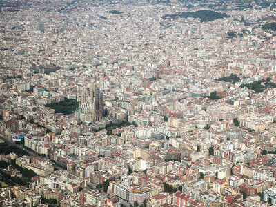 ¡Barcelona en helicóptero! 1 vuelo por la costa para 2 personas