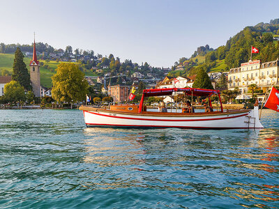 Geschenkbox Magische Bootsrundfahrt auf dem Vierwaldstättersee für 2 Personen