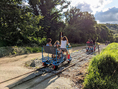 Coffret cadeau Journée à la campagne : 10 km en vélorail au sud de Saint-Brieuc pour 4 personnes