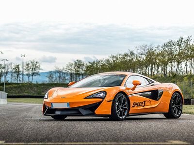 2 Runden am Steuer eines McLaren 540C auf der Rennstrecke Anneau du Rhin