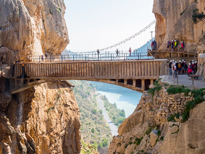 Caja regalo ¡Málaga emocionante!: 2 noches en hotel de 4* y entrada al Caminito del Rey con guía