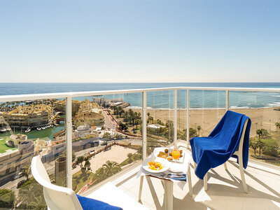 Caja regalo Escapada a Málaga con vistas al mar: 2 noches con desayuno en el Hotel Alay 4* para 2 personas