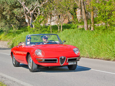 Cofanetto regalo 1 giorno alla guida di un’auto d’epoca tra gli itinerari più belli della Toscana