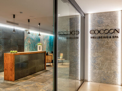 ¡Relax y sabor en la costa!: 1 noche con spa y cena front cooking en L’Azure Hotel 4*