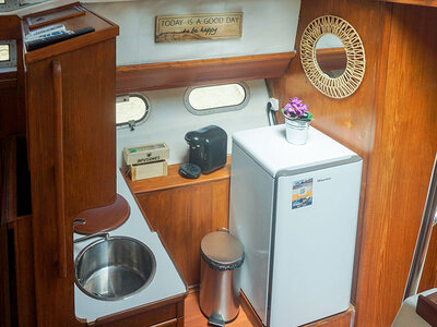 Caja 2 noches en cuchiboat con Espacios Únicos, Madrid