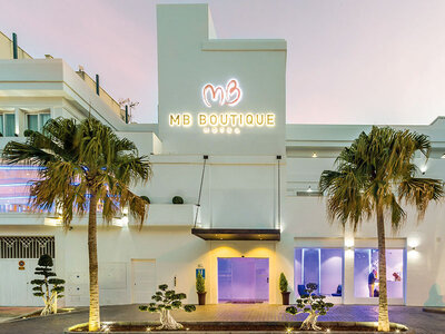 Caja 1 noche deluxe en el Balcón de Europa con MB Boutique Hotel