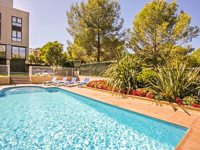 Caja Escapada de mar y montaña: 1 noche con desayuno en el Hotel Desitges 4*