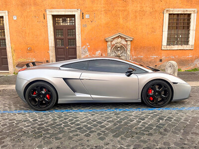 Cofanetto Tour di Roma in Lamborghini Gallardo con guida esclusiva (1h)