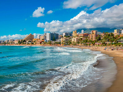 Caja regalo City Sightseeing Benalmádena: bus turístico de 1 día con paseo en barco y paradas para 1