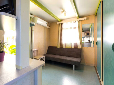 2 noches en bungalow con desayuno para 2 personas en el Camping El Far