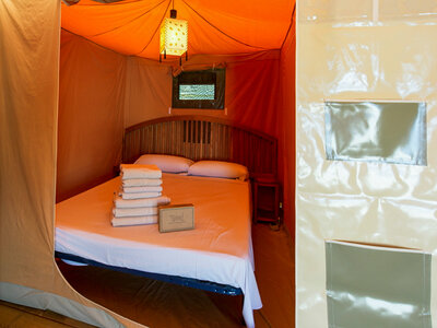 Caja regalo Calella y el mar: 2 noches en glamping en Camping El Far