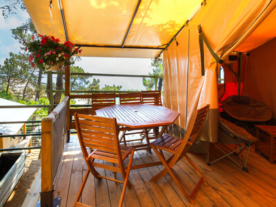 Calella y el mar: 2 noches en glamping en Camping El Far