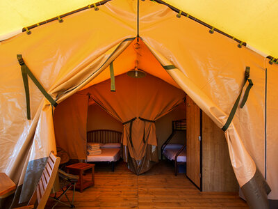 Caja Glamping: 2 noches con desayuno en Camping El Far para 2