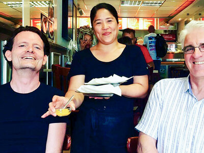 Doos Wandeling door Rotterdam met hapjes voor 3 bij BiteMe Food Tours
