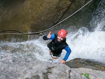 Coffret cadeau Session de canyoning dans les eaux cristallines du Tessin