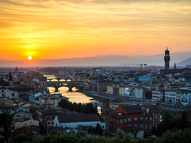 Due cuori sull'Arno al tramonto: tour con degustazione vini a Firenze