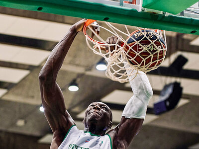 Accès VIP pour 2 à un match de basketball du Nanterre 92 avec cocktail dînatoire et goodies