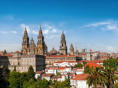 2 noches en cabaña de madera con botella de champán para 2 en Cabañas Compostela