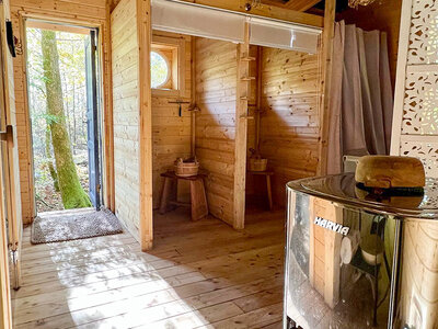 Box Avkoppling med rituell tvagning i skånsk bokskog