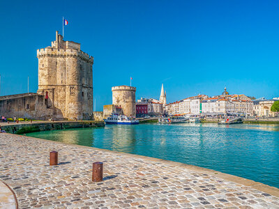 Coffret 3 jours en hôtel avec promenade en voilier de 2h au coucher du soleil à La Rochelle