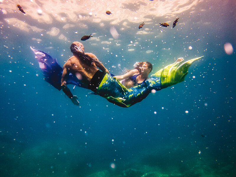 Mermaiding alle Cinque Terre: nuoto e snorkeling con le sirene per 2 persone