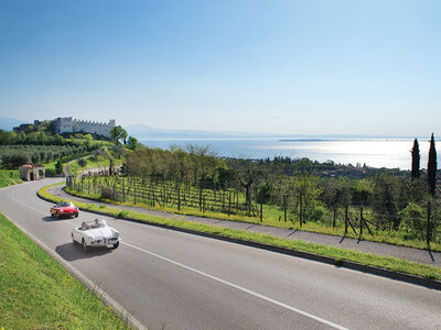 Cofanetto 2 giorni di guida su una Lancia Flavia vintage tra le strade toscane