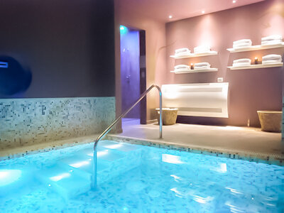 Cofanetto Sole, relax e benessere a Rimini: 2 notti con accesso alla Spa in hotel 4*