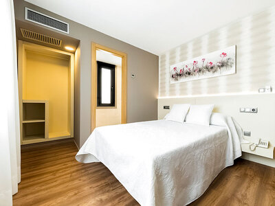 Escapada a la europea: 1 noche con desayuno para 2 personas