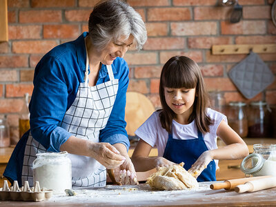 Caja regalo ¡Abuelos y nietos con las manos en la masa!: 1 curso de cocina con Mis Recetas