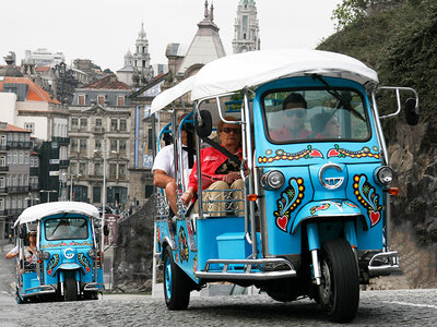 Oporto más divertido: 1 noche y paseo en tuk tuk con degustación de vino