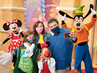 Coffret Disneyland® Paris : entrée Medium Plus pour 2 adultes et 2 enfants (2 parcs)