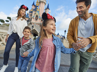 Disneyland® Paris : entrée Regular pour 2 adultes et 2 enfants (1 parc)