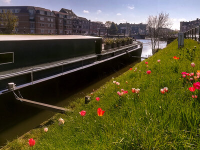 Coffret cadeau 3 jours sur une péniche à Gand avec kayak, petits-déjeuners et bulles