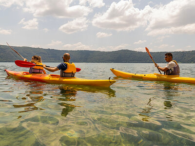 Cofanetto regalo Alla scoperta del Lago di Castel Gandolfo con un emozionante tour in kayak per 2 persone