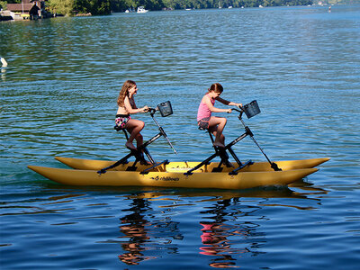 Cofanetto Tour in waterbike sul Lago dei Quattro Cantoni e barbecue per 2