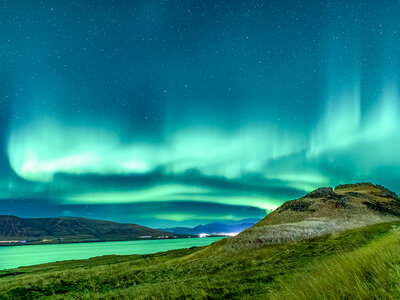 Caja Excursión para ver las auroras boreales en Islandia con entrada a museo para 2 personas