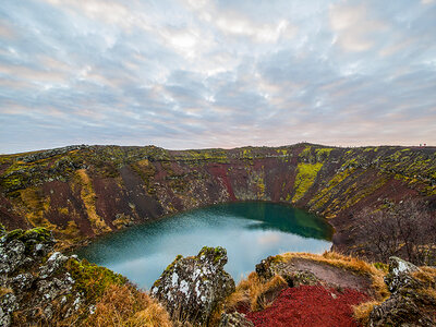 Caja Mágica Islandia: 1 excursión al Círculo de Oro, cráter de Kerið y a la Laguna Azul con guía en inglés para 2