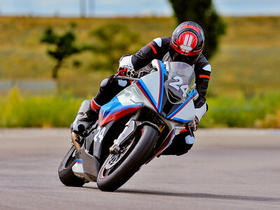 Cofanetto regalo Weekend al Gran Premio di Catalogna: 2 notti in hotel 4* e 2 biglietti per il MotoGP