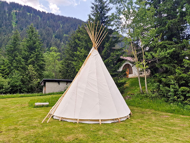 Séjour insolite de 2 jours en tipi dans les Alpes
