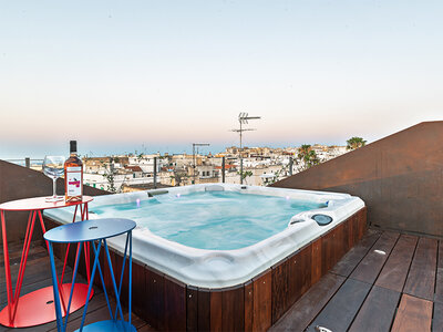 Lusso e bollicine a Ostuni: 1 notte in Suite con Spa Jacuzzi® sul balcone privato