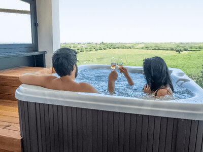 Romantiche coccole in Abruzzo: 1 notte di lusso con vasca Jacuzzi® e Prosecco in camera