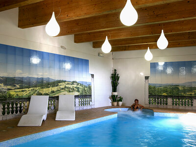 Cofanetto regalo 1 notte in un Relais 4* di lusso con Spa e piscina a Città di Castello