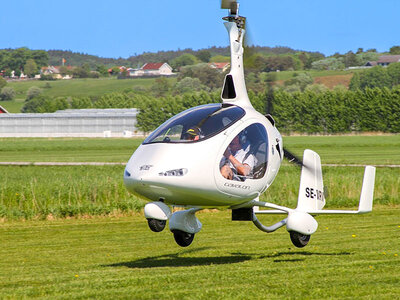 Box Flyg stängd gyrokopter över Skåne