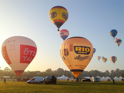 Sorvolando la Toscana: volo in mongolfiera con Prosecco Breakfast per 1 persona