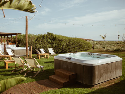 Cofanetto 1 notte con pausa in Spa Jacuzzi® nel giardino del 4* Cumeja Beach Club