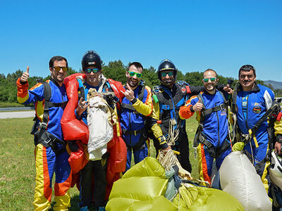 Salto en tándem de 4000 metros con Skydive en Portugal para 2 personas