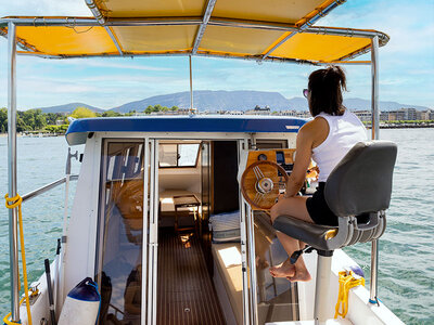 Coffret cadeau Croisière de 2h pour 12 personnes sur le lac Léman avec bouteille de vin